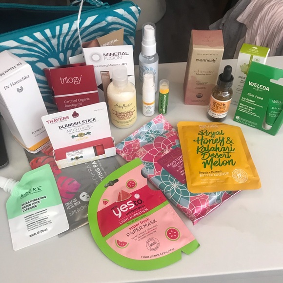 Queen Alaffia Handbags - QUEEN ALAFFIA BEAUTY KIT w/BATIK BAG NEW